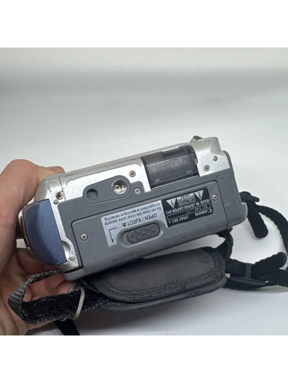 Canon ZR65 MC MiniDV Digital Video Camcorder 20x Optical Zoom / Works NO BATTERY
